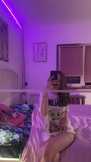 Sarah4ufxn, 19 years old from United Kingdom