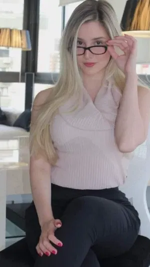 Kaitlyn001, 23 years old from United Kingdom