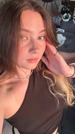 sex_t, 19 years old from United States