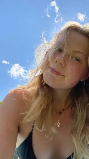 Vivian462, 23 years old from Ireland