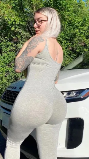 Allison468, 23 years old from Canada