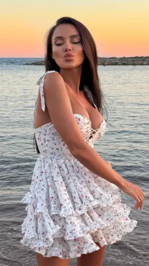 Beth4785, 23 years old from United Kingdom