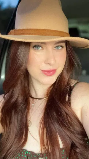 Aniya, 22 years old from United States