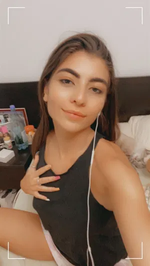 Alina6lopez, 22 years old from Canada