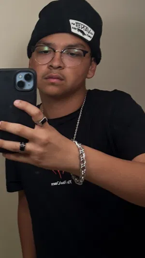 Sway, 18 years old from United States