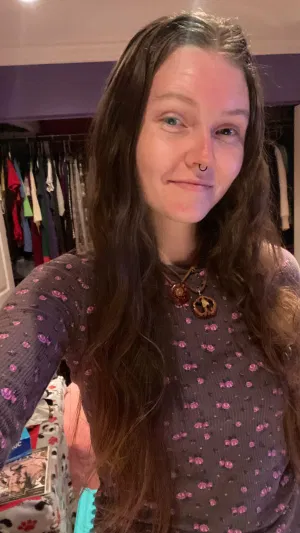 Sarajqi81va, 20 years old from United States