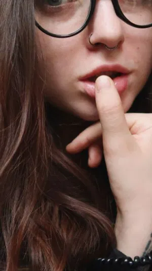 hdhdg773, 21 years old from United Kingdom