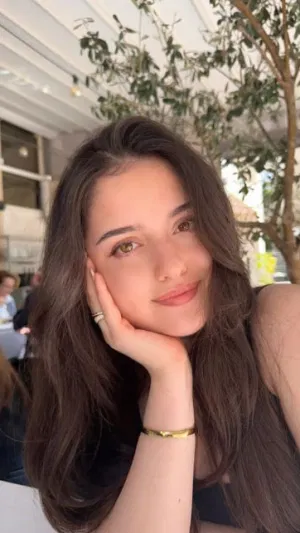 Naya3w534, 25 years old from United Kingdom