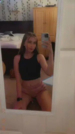 Brenda574, 23 years old from United Kingdom