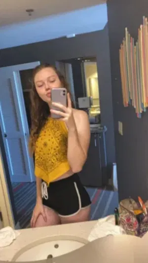 Amy752, 23 years old from United Kingdom