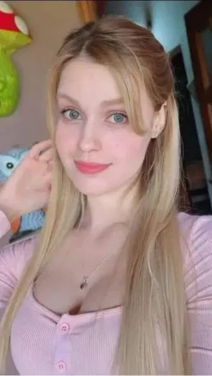 Rose785, 23 years old from United Kingdom