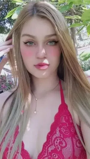 Kelly745, 23 years old from United Kingdom