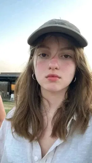 Betty459, 23 years old from United States
