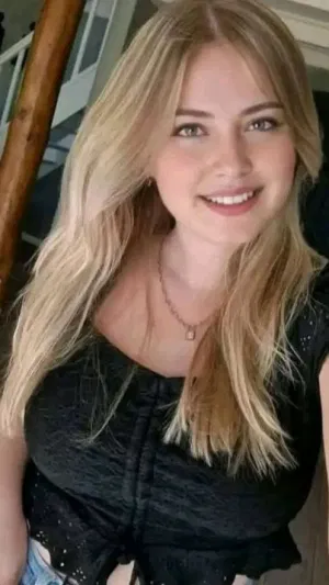 Saanvi354, 25 years old from Canada