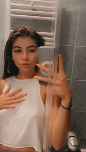 queenbabya783, 19 years old from Canada