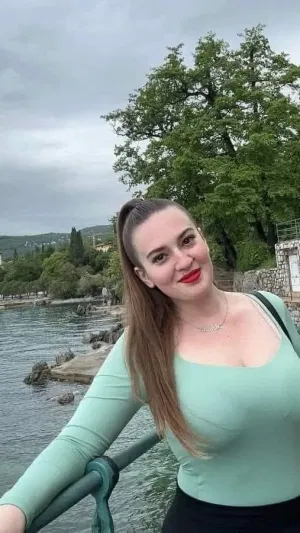 Deborah459, 23 years old from Canada