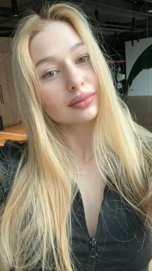 Thelma459, 23 years old from United Kingdom