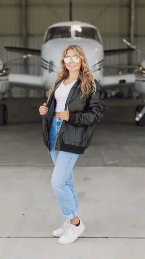 Keily36, 25 years old from Canada