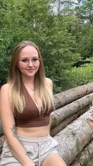 dfsfesg, 22 years old from United States