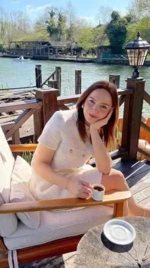 Renee459, 23 years old from Canada