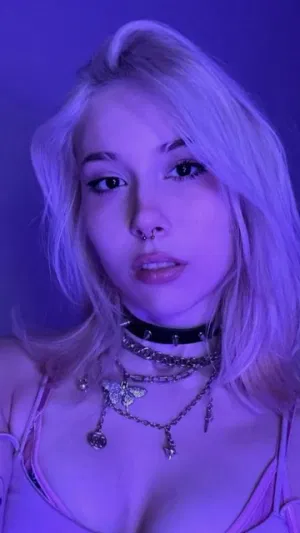 Karen_12, 19 years old from United Kingdom