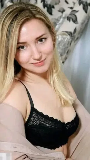 Nellie459, 23 years old from France