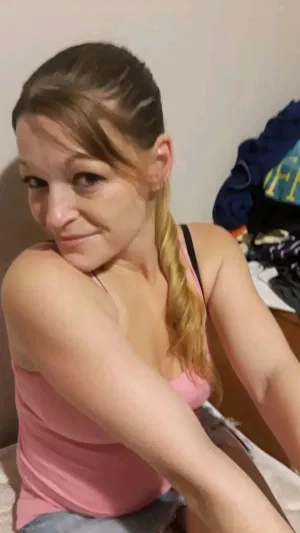 Viola4598, 23 years old from United Kingdom