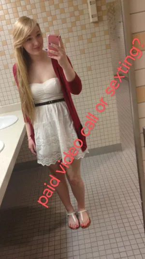 SelenaJohnson, 20 years old from Germany