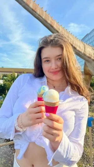 Willa00000, 22 years old from Spain