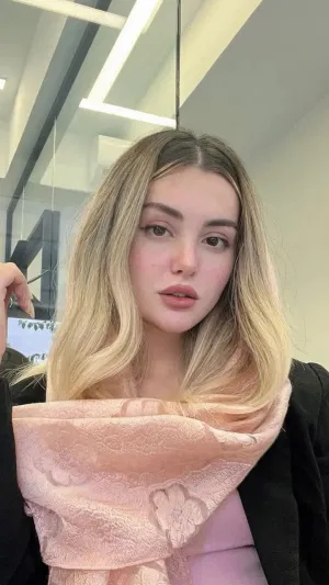 Adalee0014, 22 years old from Spain