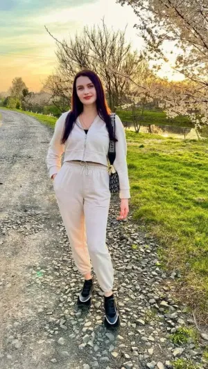 Lillie0024, 23 years old from Canada