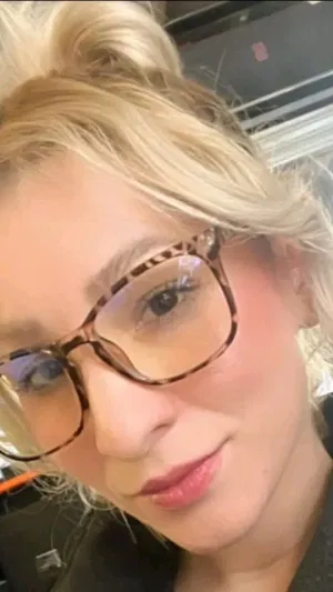 Laurie547, 23 years old from United States