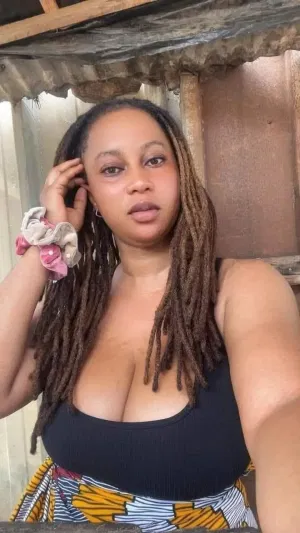 Leona548, 23 years old from France