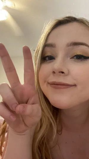 Alison245, 23 years old from United States