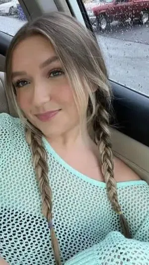 Felicia679, 23 years old from France