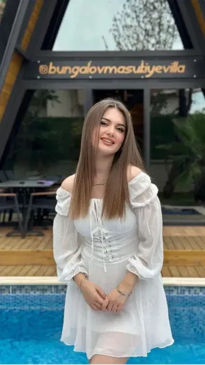 Eileen5798, 23 years old from France