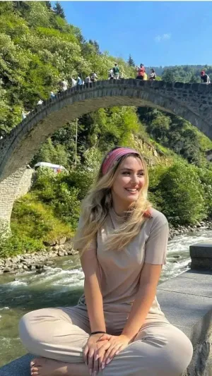 Miriam548, 23 years old from France