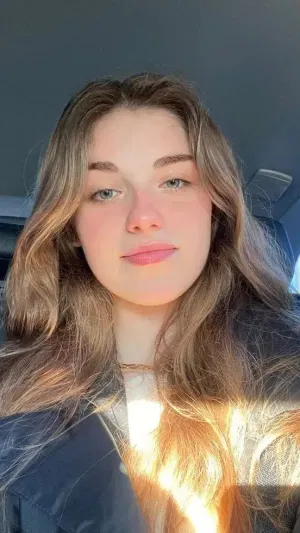 Elaine549, 23 years old from United States