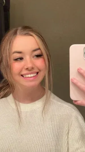 Isabella66, 23 years old from United Kingdom