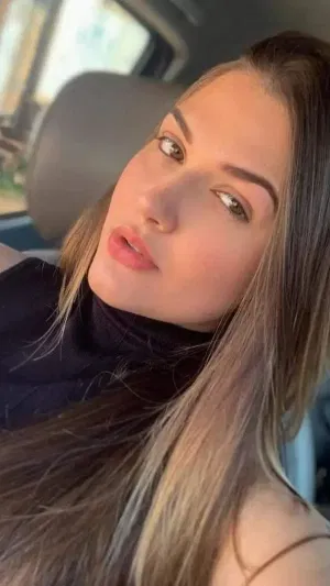 Lucille548, 23 years old from Canada