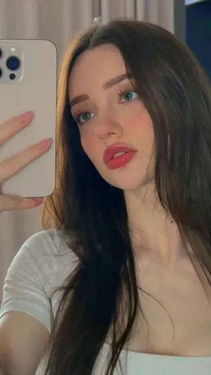 Mildred35, 24 years old from Canada