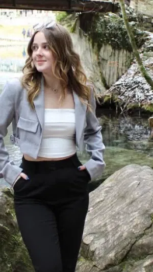 Eliana33, 23 years old from United States