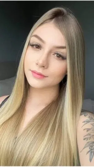 Margie658, 23 years old from United Kingdom