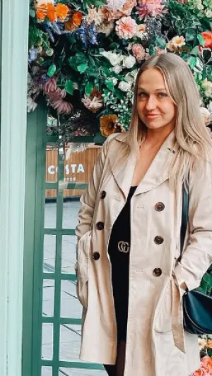 Lillian33, 22 years old from United Kingdom