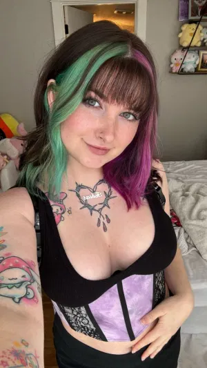 Julia330's Profile Photo