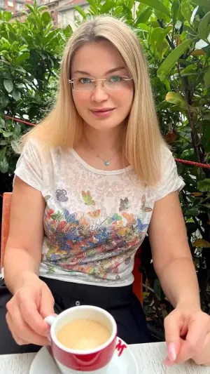 Leslie548, 23 years old from United Kingdom