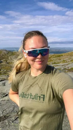 Maureen459, 23 years old from Canada