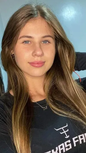 Allison457, 23 years old from Canada