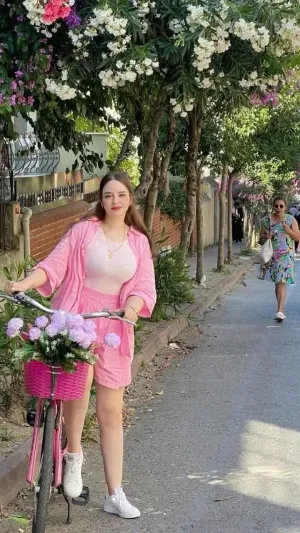 Naomi457, 23 years old from United Kingdom