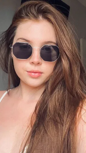 Alice33, 22 years old from United States